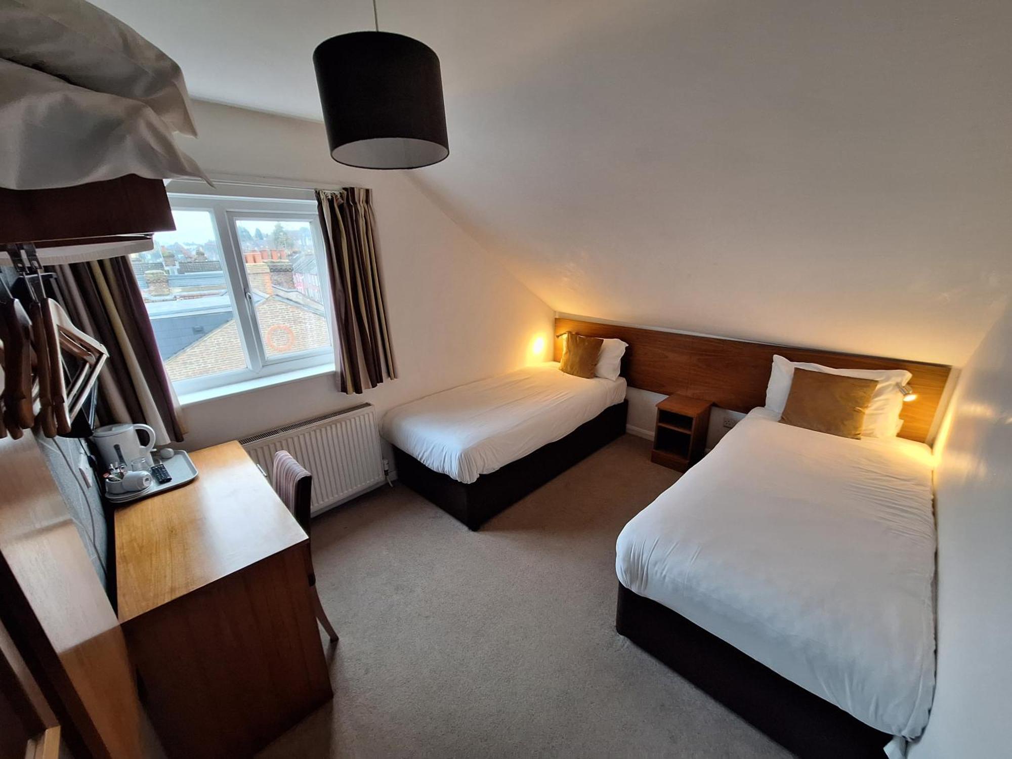 Stockwood Hotel - Luton Airport Exteriör bild