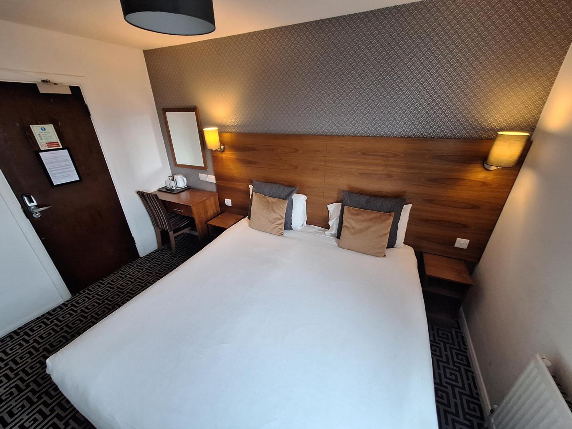 Stockwood Hotel - Luton Airport Exteriör bild